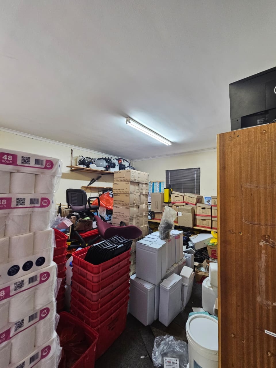 To Let commercial Property for Rent in Rosenpark Western Cape